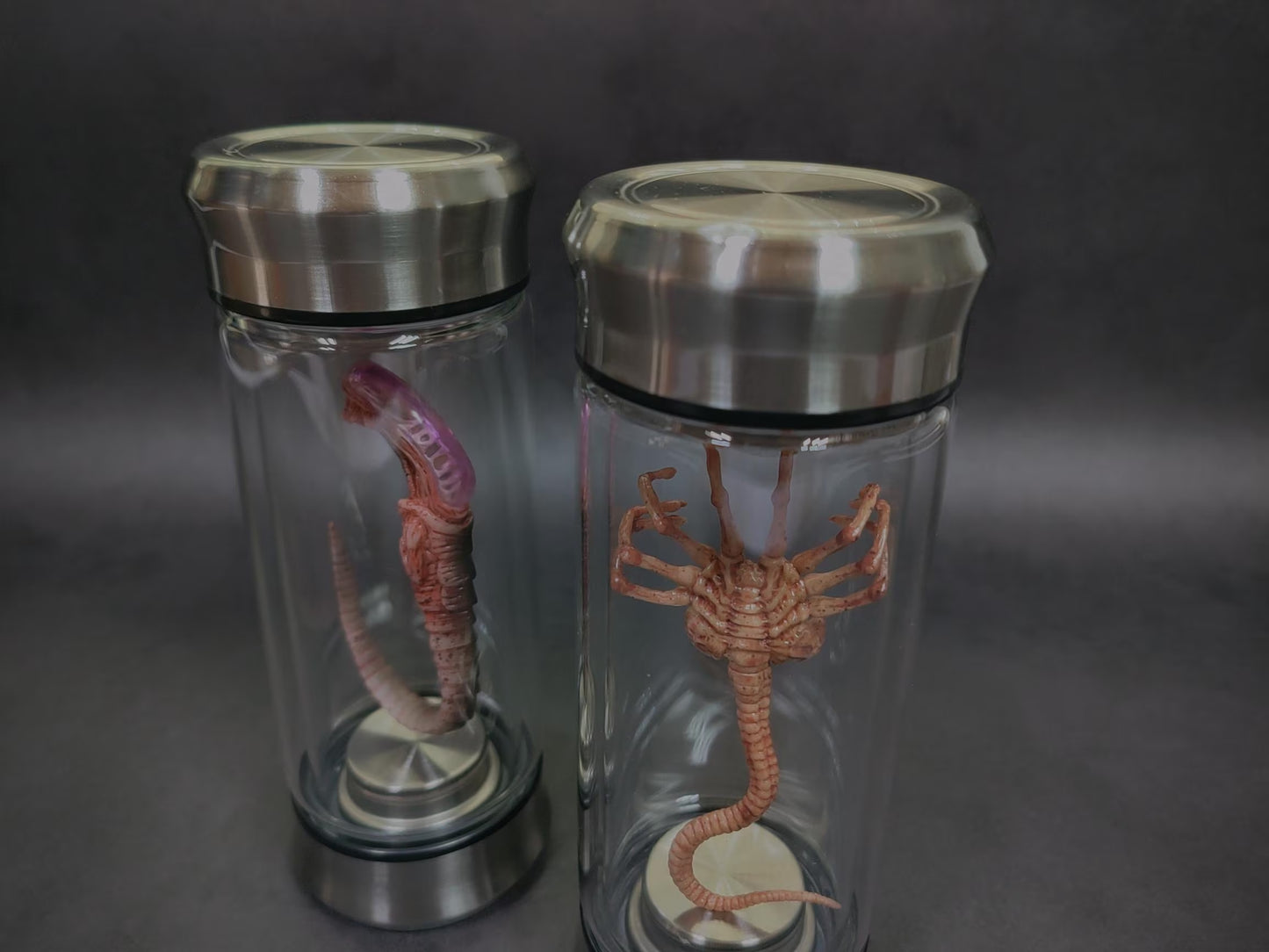 Glowing Alien Specimen Jar – Sci-Fi Creature Display Prop