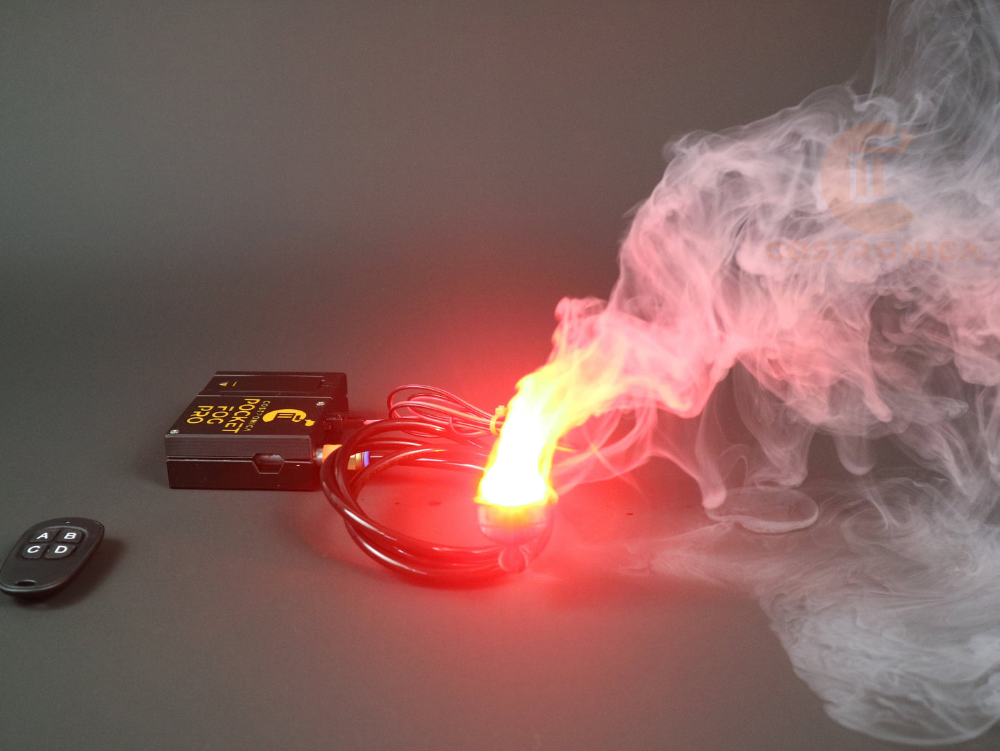 Mini Smoke Machine RC V3 - Ultimate Remote Control Fog Effect for Cosplay, Tabletop Gaming, and Photography Props