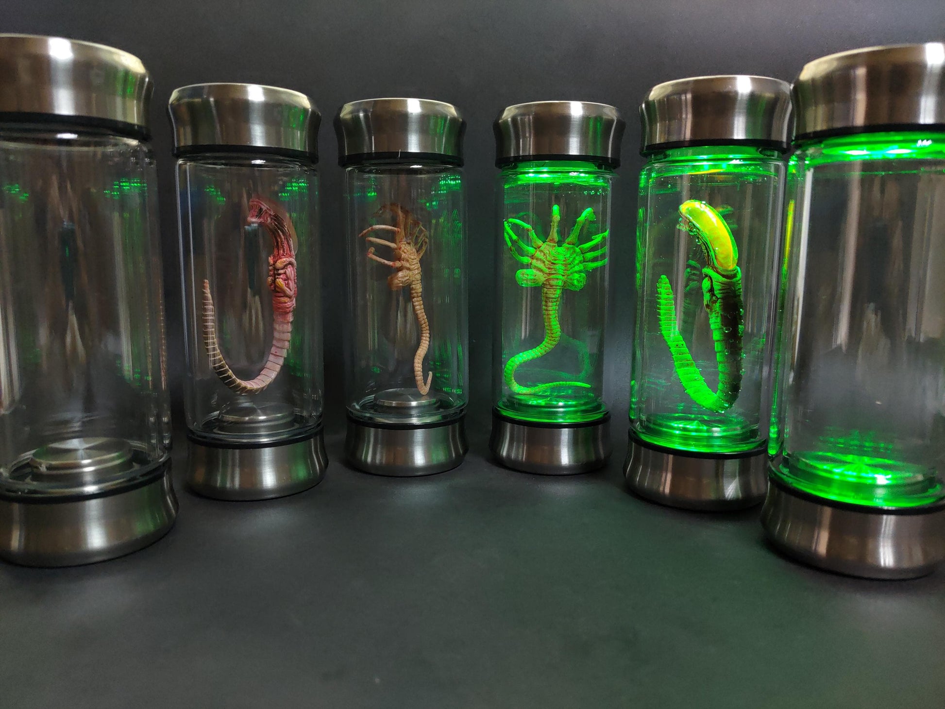 Glowing Alien Specimen Jar – Sci-Fi Creature Display Prop